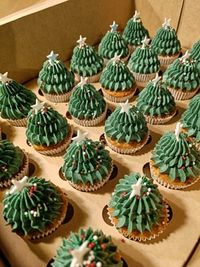 Joulukuusi mini cupcakes